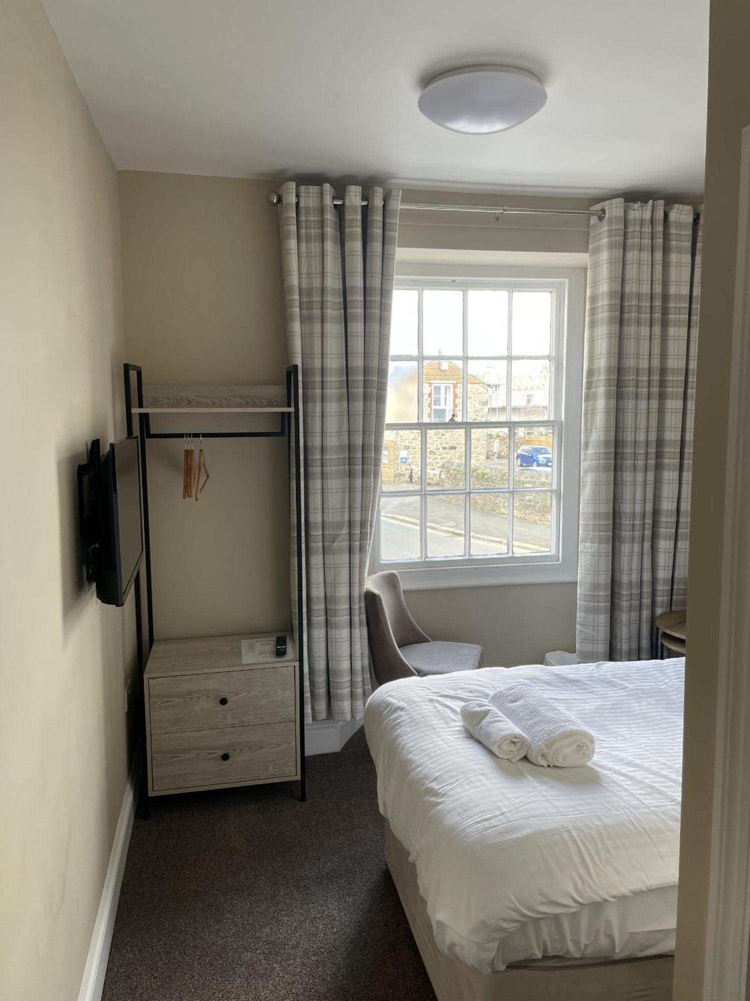 Duke Of Cornwall St. Austell Room photo